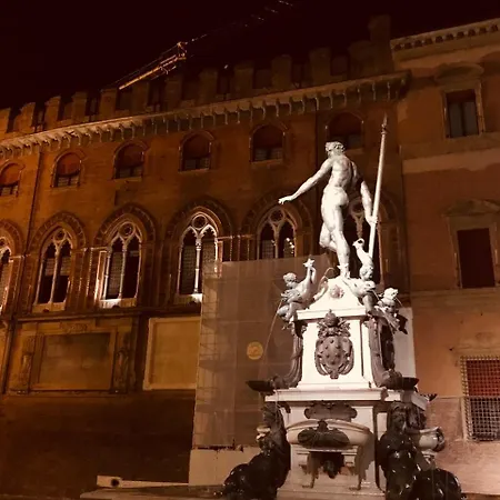 法尔科内22号公寓 *